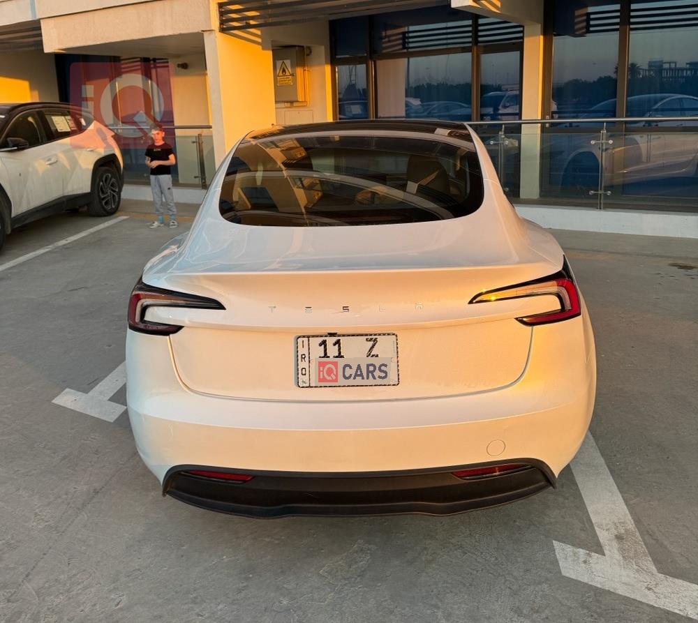 تسلا موديل 3